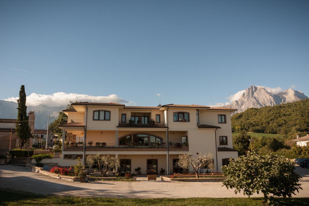 Locanda Del Parco Hotel Colledara Exterior foto